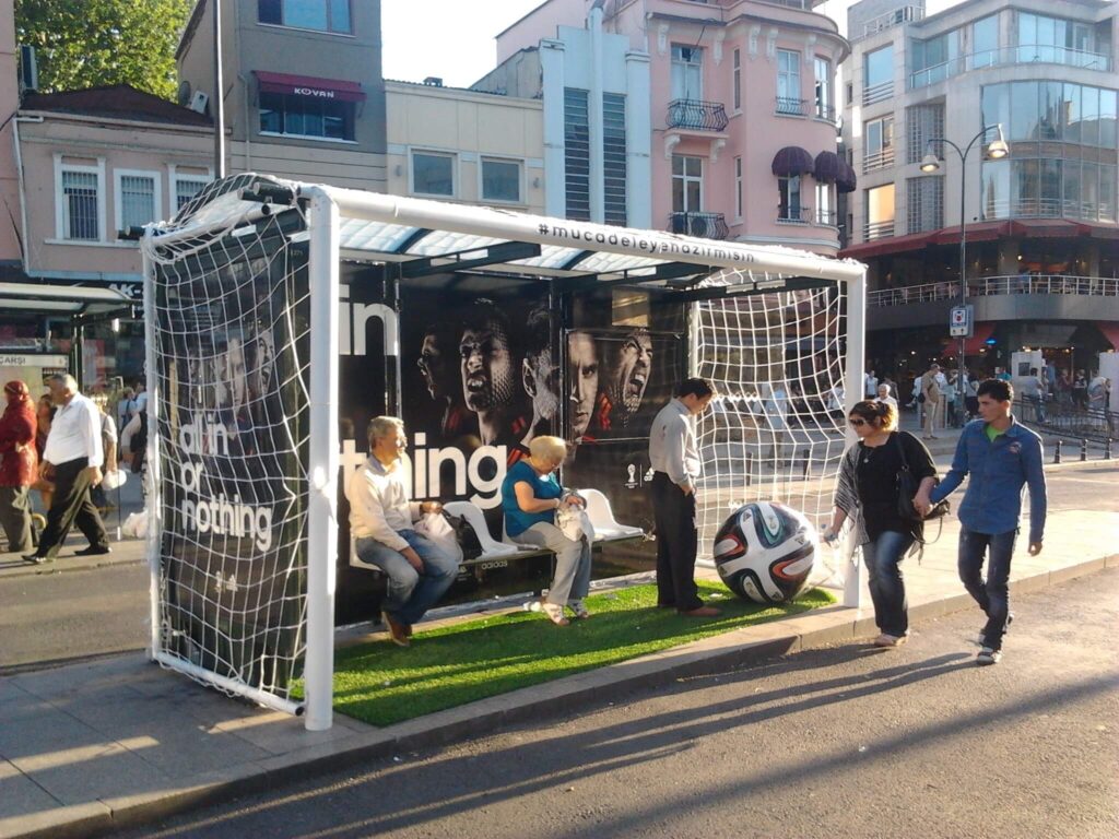 Gerilla Pazarlama Adidas Gerilla Pazarlama Örneği